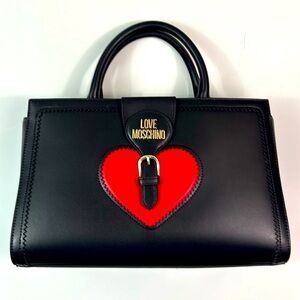 Love Moschino black bag w heart, NWT